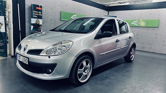 Renault Clio 2 of 5