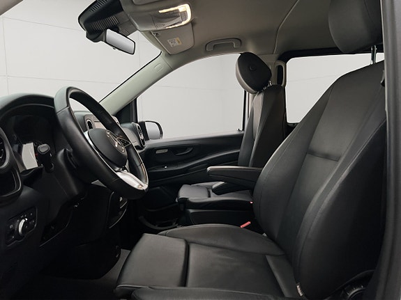 Mercedes-Benz eVito Tourer 15 of 30