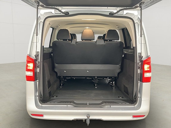 Mercedes-Benz eVito Tourer 13 of 30
