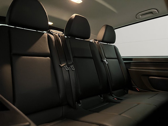 Mercedes-Benz eVito Tourer 26 of 30