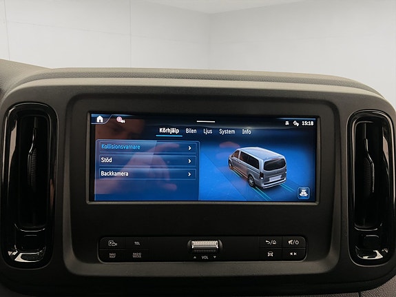 Mercedes-Benz eVito Tourer 23 of 30