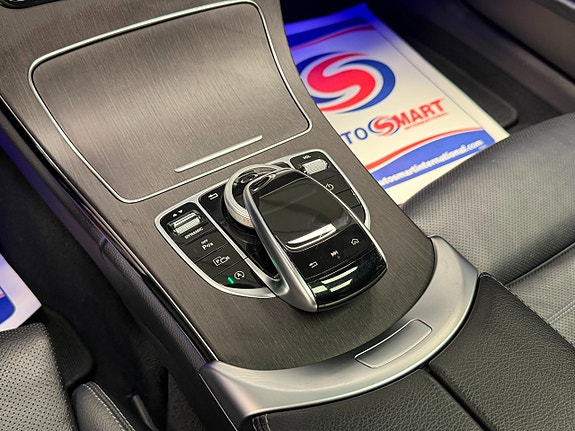 Mercedes-Benz C300 13 of 19