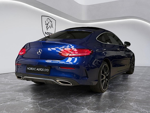 Mercedes-Benz C300 5 of 5