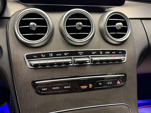 Mercedes-Benz C300 14 of 19