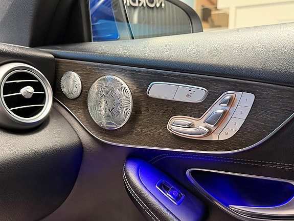 Mercedes-Benz C300 19 of 19