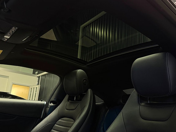 Mercedes-Benz C300 11 of 19