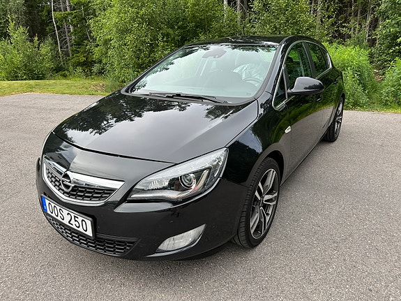 Opel Astra 2 of 5