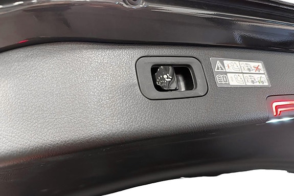 Mercedes-Benz C300 e 15 of 17