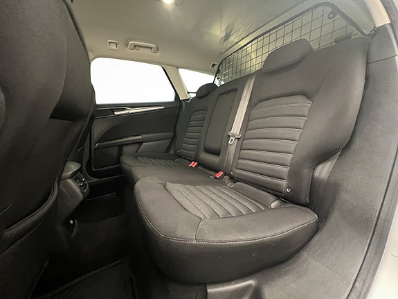 Ford Mondeo 23 of 28