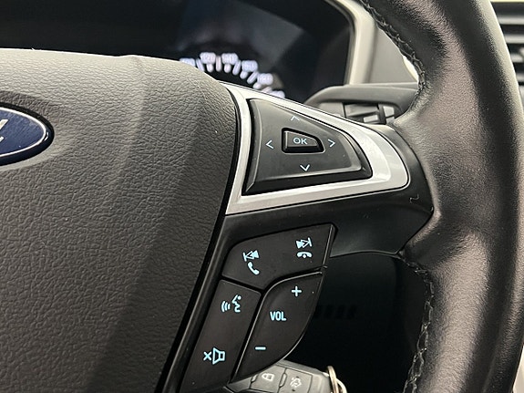 Ford Mondeo 17 of 28