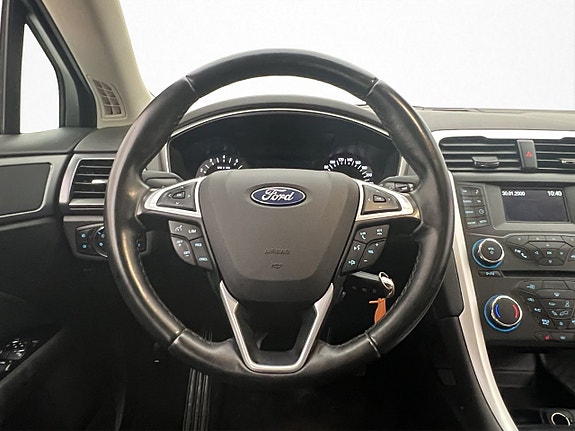 Ford Mondeo 13 of 28