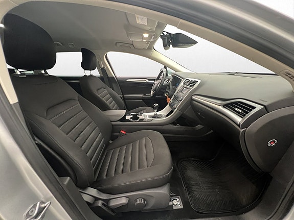 Ford Mondeo 22 of 28
