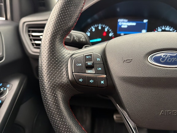 Ford Focus 13 of 30