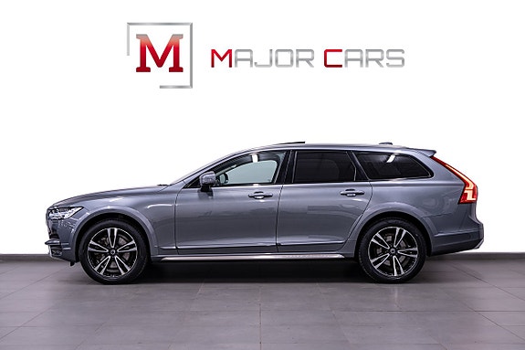 Volvo V90 Cross Country 3 of 5