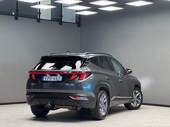 Hyundai Tucson 2 of 5