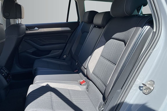 Volkswagen Passat Alltrack 11 of 18