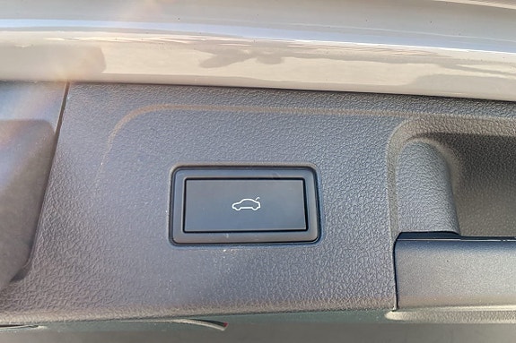 Volkswagen Passat Alltrack 14 of 18