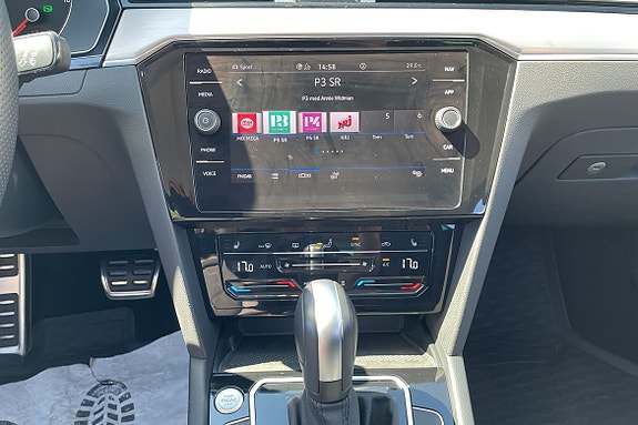Volkswagen Passat Alltrack 13 of 18