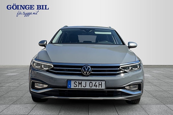 Volkswagen Passat Alltrack 3 of 5
