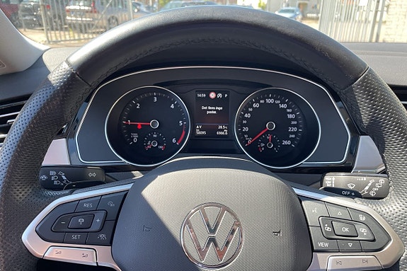 Volkswagen Passat Alltrack 16 of 18
