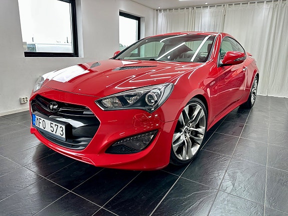 Hyundai Genesis 4 of 15