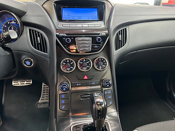 Hyundai Genesis 11 of 15