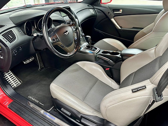 Hyundai Genesis 9 of 15
