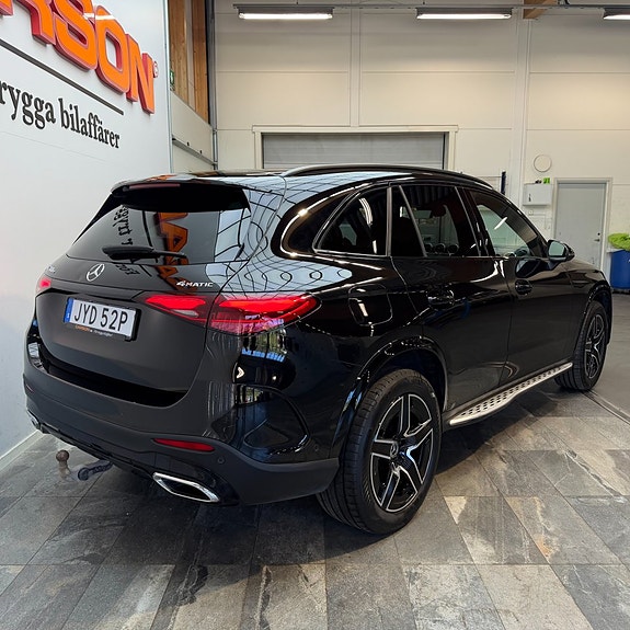 Mercedes-Benz GLC300 e 4 of 5