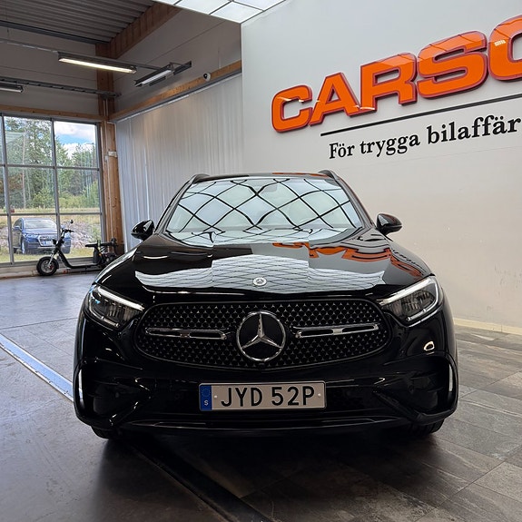 Mercedes-Benz GLC300 e 6 of 14