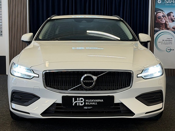 Volvo V60 2 of 5