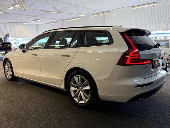 Volvo V60 4 of 5