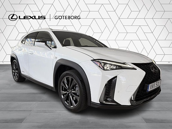 Lexus UX250h 2 of 12