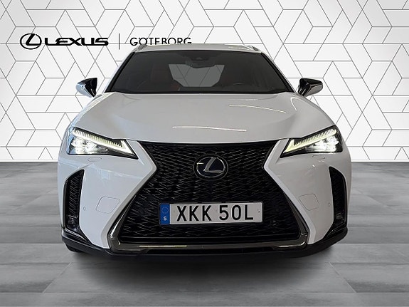 Lexus UX250h 6 of 12