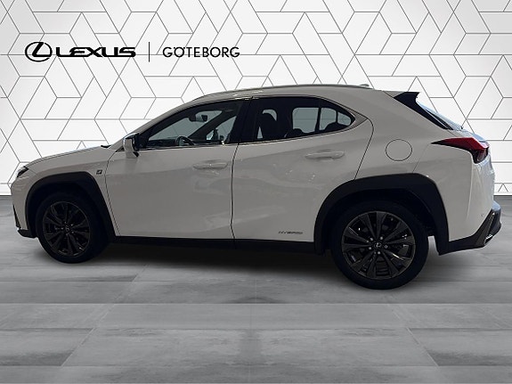 Lexus UX250h 4 of 12