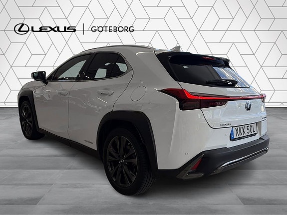Lexus UX250h 3 of 12