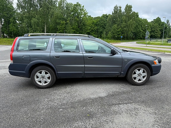 Volvo XC70 4 of 5