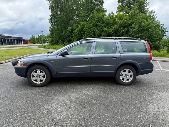 Volvo XC70 3 of 5