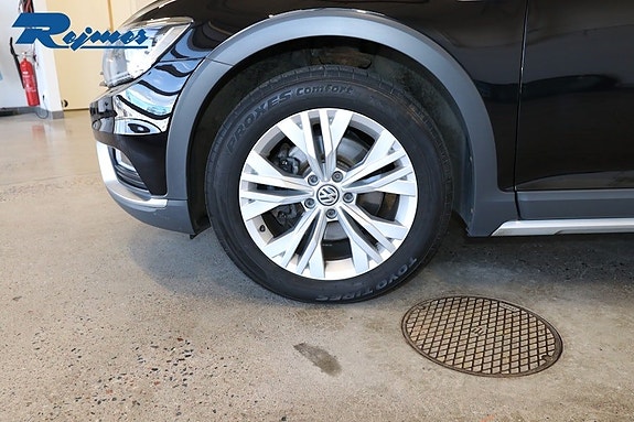 Volkswagen Passat Alltrack 18 of 20