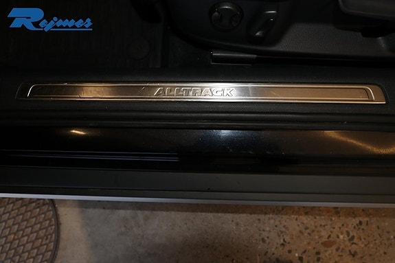 Volkswagen Passat Alltrack 14 of 20