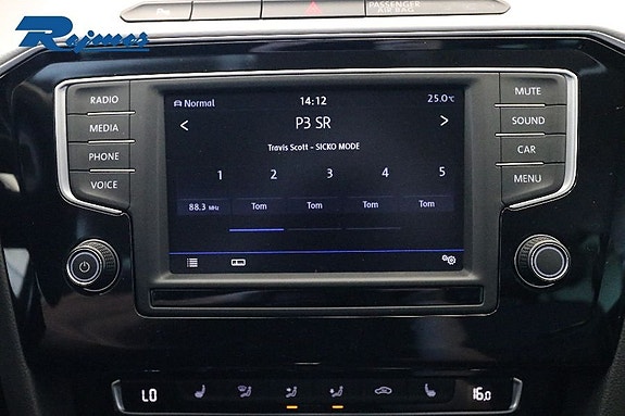 Volkswagen Passat Alltrack 12 of 20
