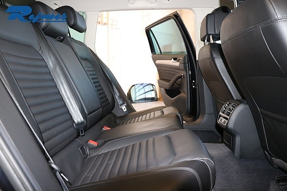Volkswagen Passat Alltrack 7 of 20