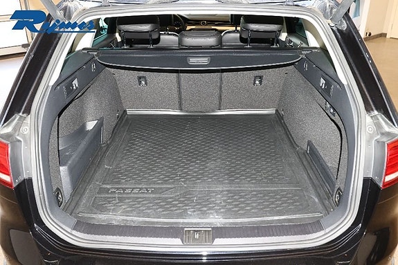 Volkswagen Passat Alltrack 16 of 20