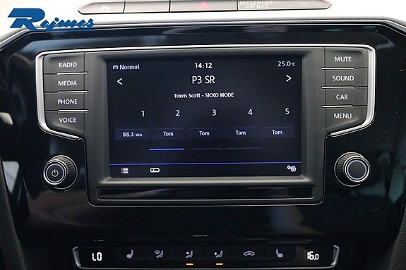 Volkswagen Passat Alltrack 12 of 20