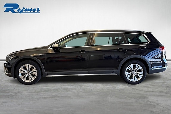 Volkswagen Passat Alltrack 4 of 20