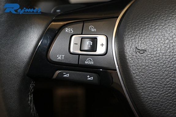 Volkswagen Passat Alltrack 9 of 20