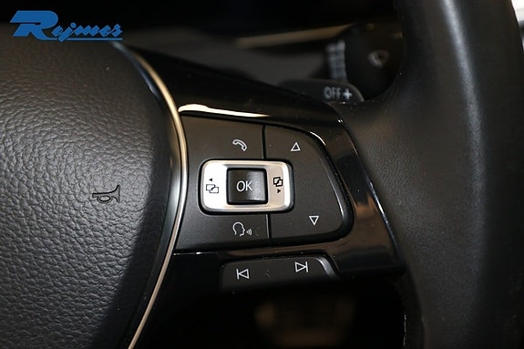Volkswagen Passat Alltrack 10 of 20