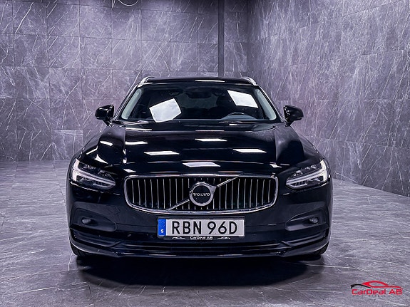 Volvo V90 2 of 24