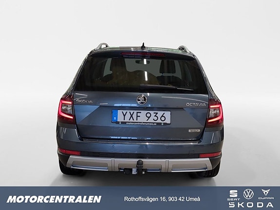 Skoda Octavia Scout 4 of 5
