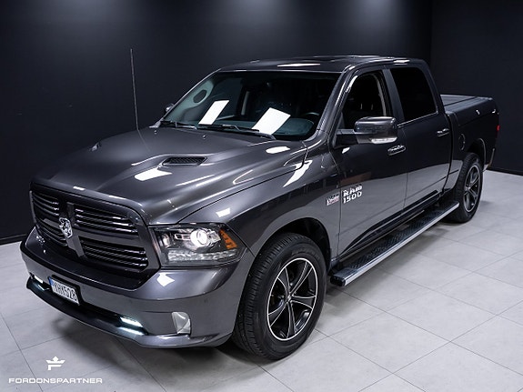 Dodge RAM 1500 2 of 5