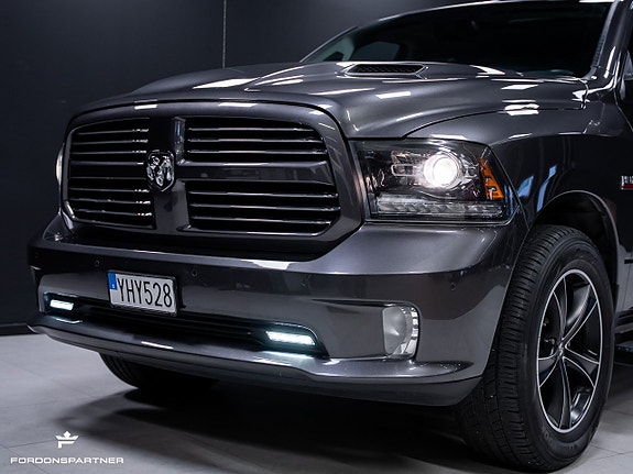 Dodge RAM 1500 3 of 5